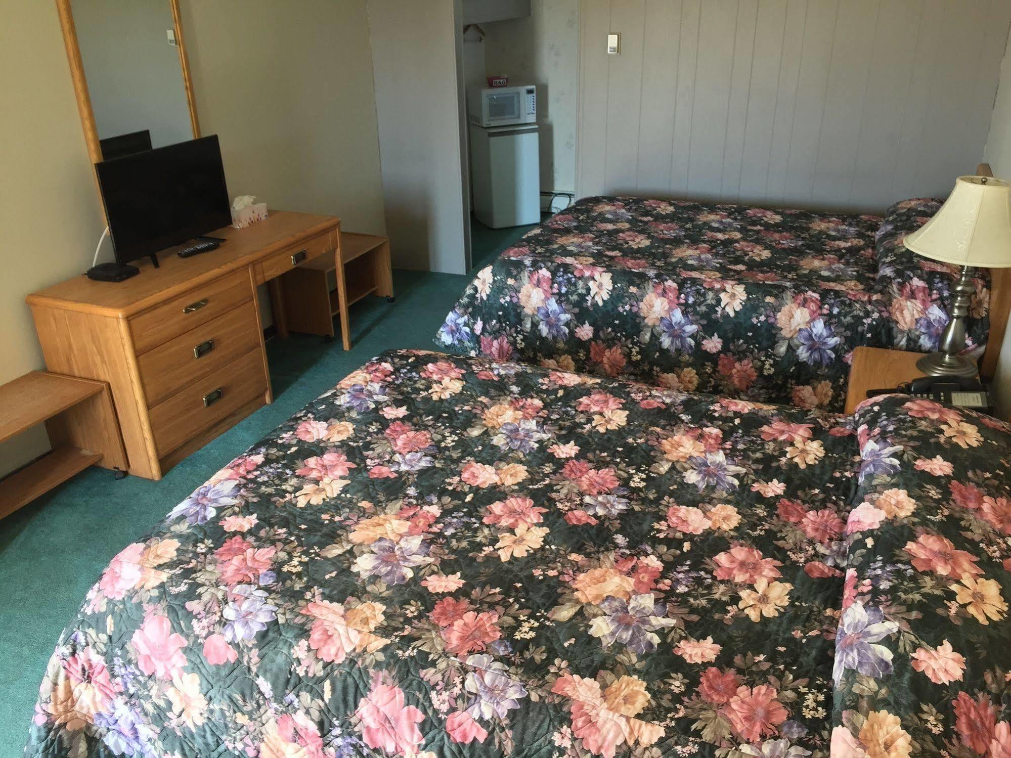 Rainbow Motel Swift Current Dış mekan fotoğraf