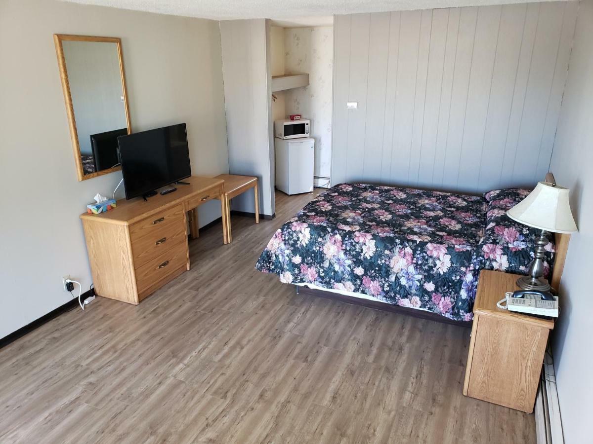 Rainbow Motel Swift Current Dış mekan fotoğraf